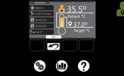Een simulatie van een Altrix-scherm van Stryker toont de vergelijking van de huidige temperatuur van een patiënt met de doeltemperatuur en pictogrammen voor instellingen, patiëntdiagrammen en hulp. 