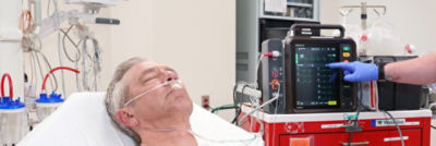 Critical Care Nurse utilizing touchscreen on LIFEPAK 35 monitor/defibrillator