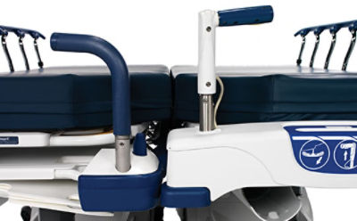 Zbliżenie chowane pod leże poręcze bocznych w wózkach z serii Prime firmy Stryker