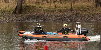 Delhi Township Fire responds to call on the river